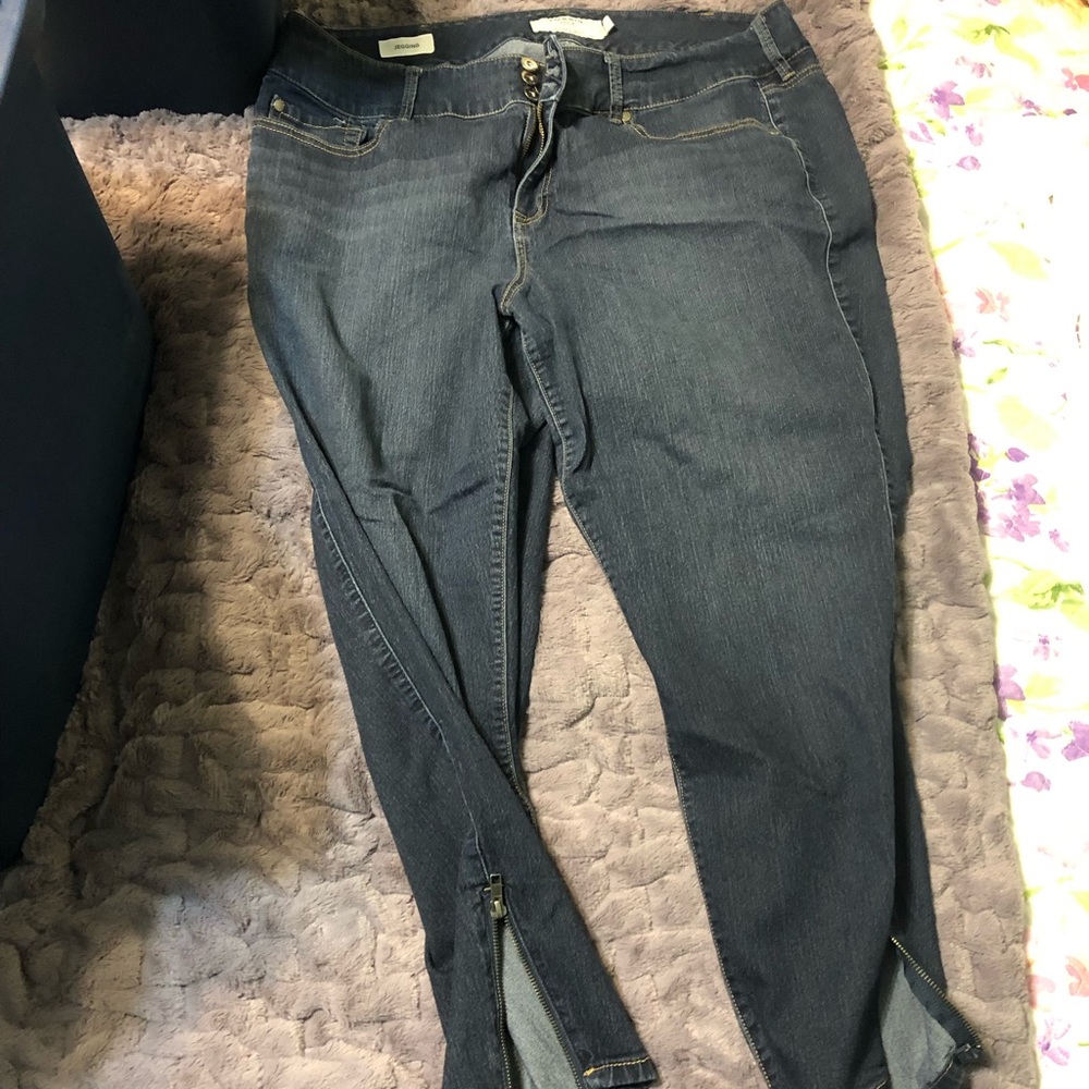 Zipper ankle skinny jeans TORRID